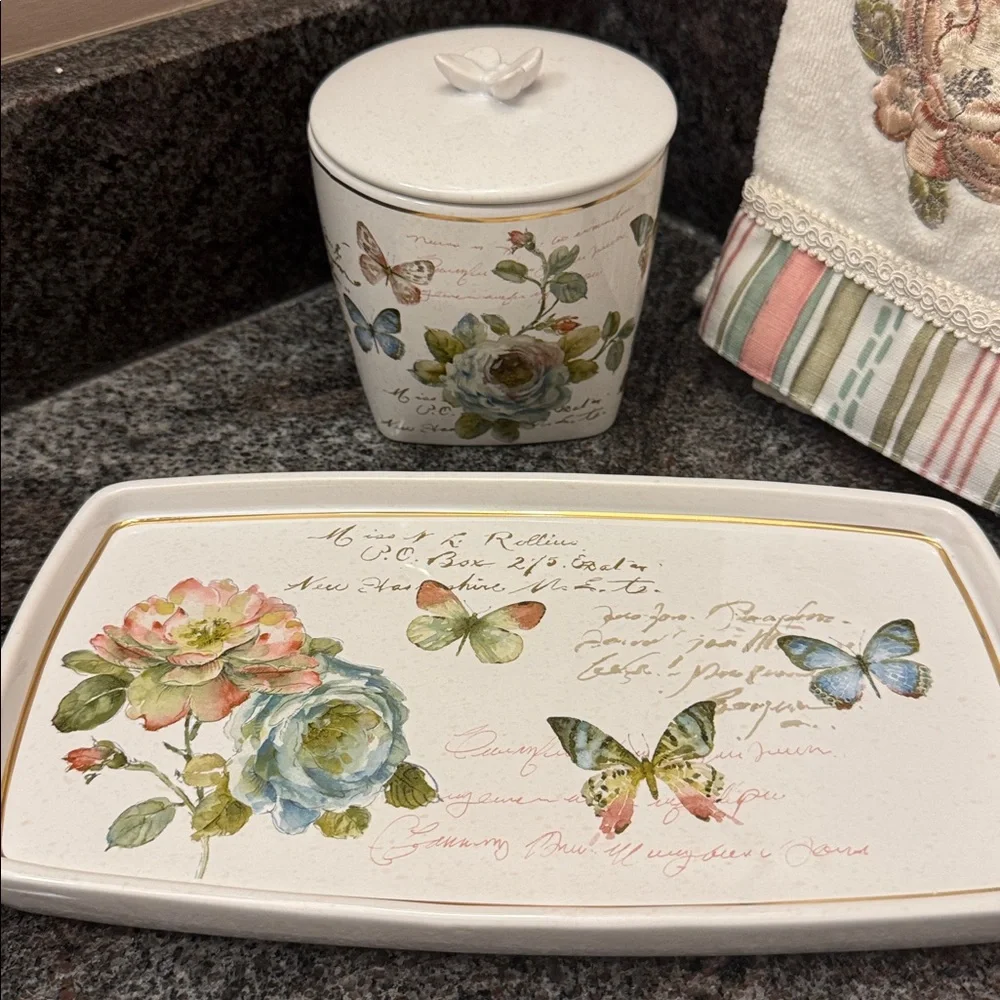 NWT Avanti Butterfly Garden Jar with Avanti Butterfly Garden Tray